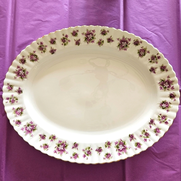 "Sweet Violets" 15" Oval Serving Platter by Royal Albert. - Picture 1 of 5